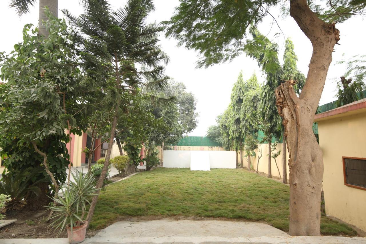 The Karnal Resort Екстериор снимка